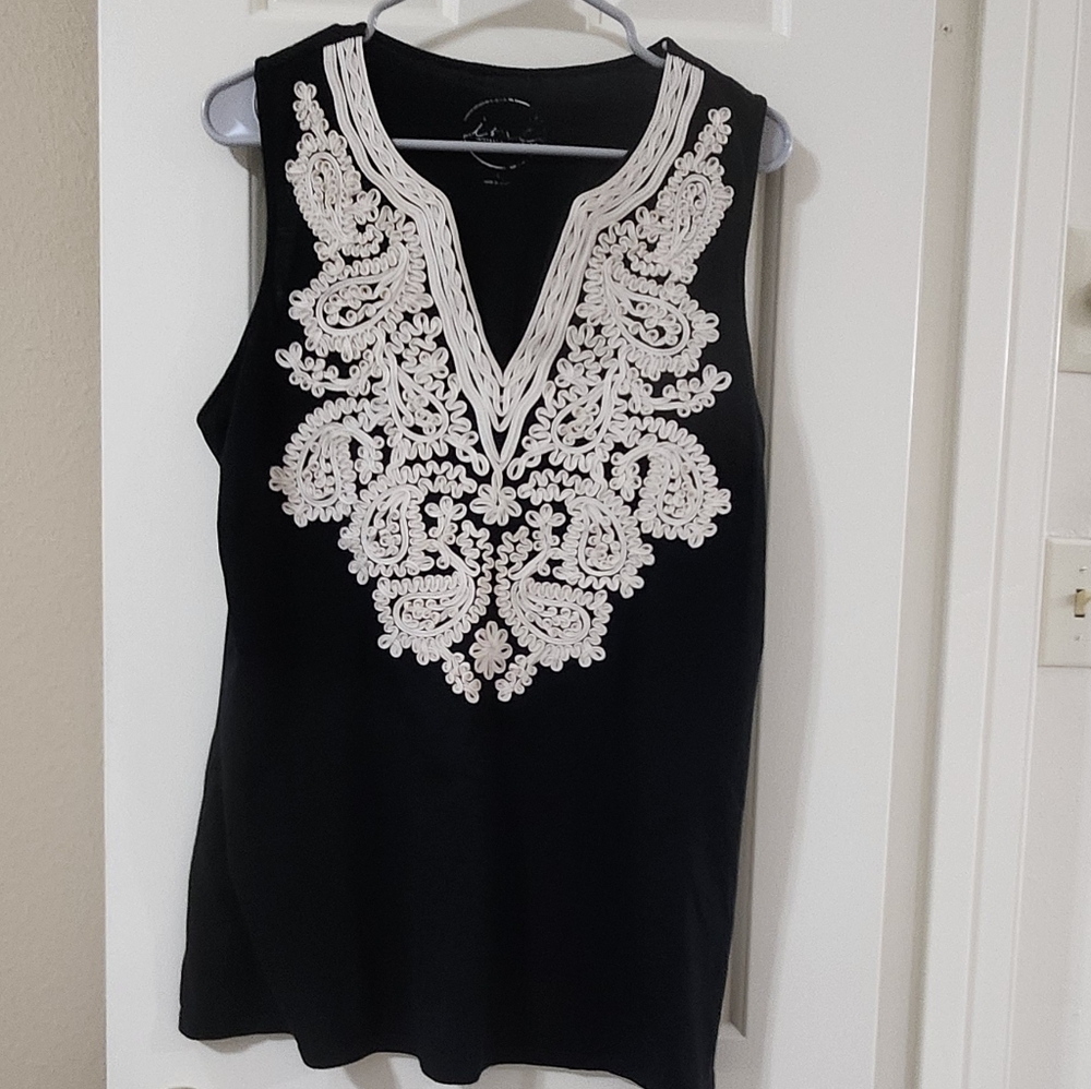 Sz L INC Embroidered Black and Off-White Blouse